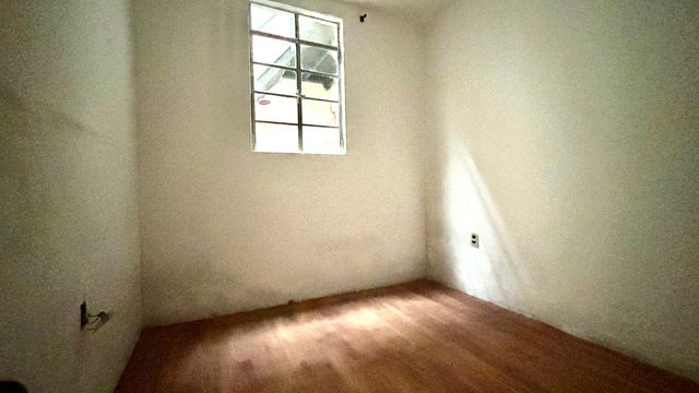 📸 DESCRIÇÃO PARA IMAGEM (inserir nas fotos do imóvel na plataforma Praedium):
Apartamento Garden à venda com 2 quartos no Vivendas da Serra – R$ 350.000
📍 Rua Domingos Tavares de Souza, 244 – Ap 102 – Vivendas da Serra – Juiz de Fora/MG
Souza e Albano Serviços Imobiliários
📞 (32) 99829-7059 | CNPJ: 53.373.878/0001-39