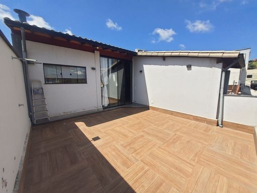 Casa totalmente mobiliada no SÃO PEDRO
4 quartos, sendo 1 suíte
4 vagas de garagem
Aceita financiamento bancário e permuta

📍 Imobiliária: Souza e Albano Serviços Imobiliários | CNPJ: 53.373.878/0001-39
