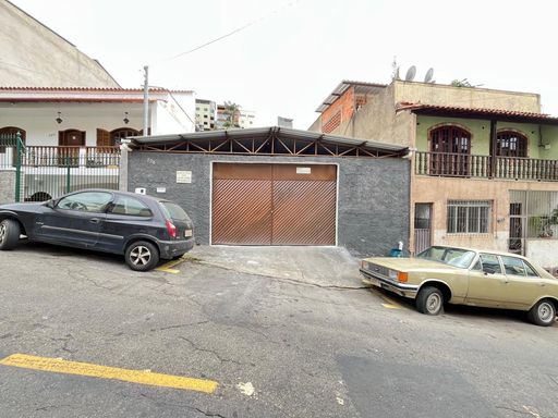 📸 DESCRIÇÃO PARA IMAGEM (inserir nas fotos do imóvel na plataforma Praedium):
Galpão comercial à venda com 222 m² no Democrata – R$ 340.000
📍 Rua Viçosa, 320 – Democrata – Juiz de Fora/MG
Souza e Albano Serviços Imobiliários
📞 (32) 99829-7059 | CNPJ: 53.373.878/0001-39

Hashtags:
#souzaealbanoservicosimobiliarios #imobiliariasouzaealbano #galpaoavenda #galpaocomercial #democratajuizdefora