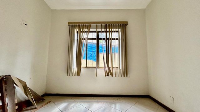 📸 DESCRIÇÃO PARA IMAGEM (inserir nas fotos do imóvel na plataforma Praedium):
Casa à venda com 5 quartos no Bandeirantes – R$ 580.000
📍 Rua Pio Antônio da Silva, 30 – Bandeirantes – Juiz de Fora/MG
Souza e Albano Serviços Imobiliários
📞 (32) 99829-7059 | CNPJ: 53.373.878/0001-39

🔖 Hashtags:

#souzaealbanoservicosimobiliarios #imobiliariasouzaealbano #casaavenda #bandeirantesjuizdefora #casaemjuizdefora