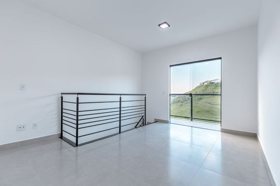 📸 DESCRIÇÃO PARA IMAGEM (inserir nas fotos do imóvel na plataforma Praedium):

Cobertura à venda com 3 quartos no Recanto da Mata – R$ 500.000
📍 Rua Cel. Carlos Sérgio Vidal, 150 – Recanto da Mata – Juiz de Fora/MG
Souza e Albano Serviços Imobiliários
📞 (32) 99829-7059 | CNPJ: 53.373.878/0001-39

Hashtags:
#souzaealbanoservicosimobiliarios #imobiliariasouzaealbano
#coberturaavenda #recantodamata #imoveisjuizdefora

Se quiser ajustar algo ou gerar em outro formato (WhatsApp, redes sociais ou site), é só me avisar!