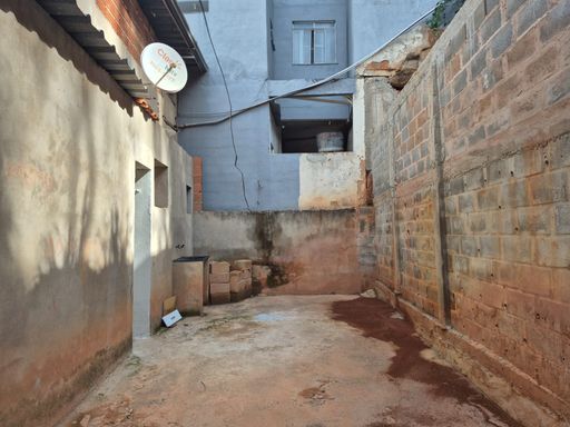 Casa à venda com 2 quartos no Bairro Ipiranga
📍 Rua Raul Corrêa Castro, 166 – Ipiranga – Juiz de Fora/MG
Souza e Albano Serviços Imobiliários
📞 (32) 99829-7059 | CNPJ: 53.373.878/0001-39