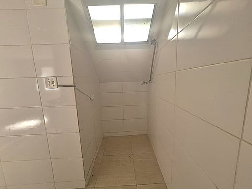 Casa à venda com 2 quartos no Bairro Ipiranga
📍 Rua Raul Corrêa Castro, 166 – Ipiranga – Juiz de Fora/MG
Souza e Albano Serviços Imobiliários
📞 (32) 99829-7059 | CNPJ: 53.373.878/0001-39