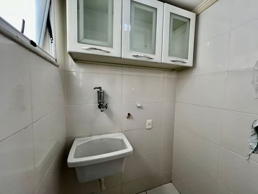 DESCRIÇÃO PARA IMAGEM (Praedium)

Apartamento à venda com 2 quartos no São Pedro – R$ 250.000
📍 Rua Zélia Maria Valentim – São Pedro – Juiz de Fora/MG
Souza e Albano Serviços Imobiliários
📞 (32) 99829-7059 | CNPJ: 53.373.878/0001-39