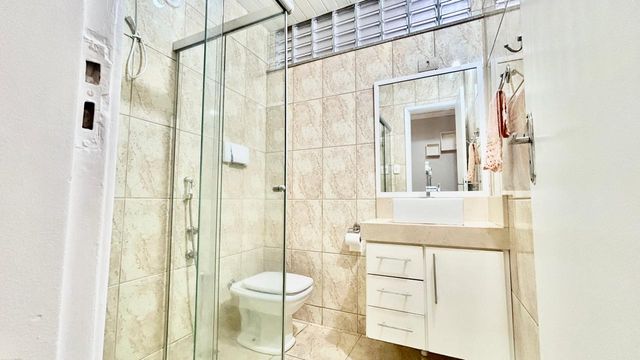 DESCRIÇÃO PARA IMAGEM (inserir nas fotos do anúncio na plataforma Praedium):
Apartamento à venda com 3 quartos e 3 vagas em São Mateus – R$ 550.000
📍 Avenida Presidente Itamar Franco, 1580 – São Mateus – Juiz de Fora/MG
Souza e Albano Serviços Imobiliários
📞 (32) 99829-7059 | CNPJ: 53.373.878/0001-39

🔖 Hashtags:

#souzaealbanoservicosimobiliarios #imobiliariasouzaealbano #apartamentoavenda #saomateusjf #imoveisjuizdefora