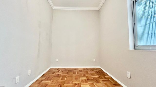 DESCRIÇÃO PARA IMAGEM (inserir nas fotos do anúncio na plataforma Praedium):
Apartamento à venda com 3 quartos e 3 vagas em São Mateus – R$ 550.000
📍 Avenida Presidente Itamar Franco, 1580 – São Mateus – Juiz de Fora/MG
Souza e Albano Serviços Imobiliários
📞 (32) 99829-7059 | CNPJ: 53.373.878/0001-39

🔖 Hashtags:

#souzaealbanoservicosimobiliarios #imobiliariasouzaealbano #apartamentoavenda #saomateusjf #imoveisjuizdefora