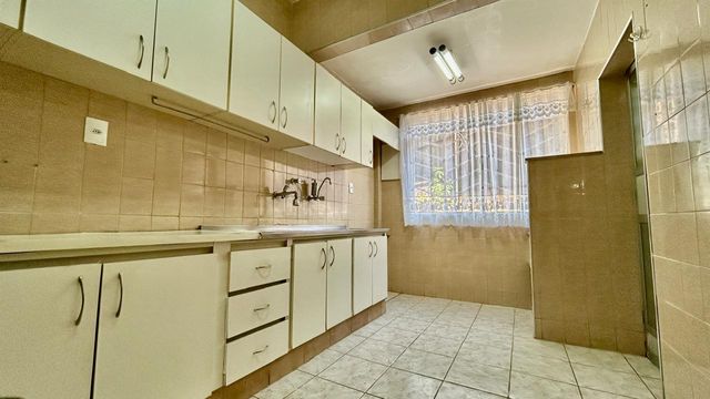 DESCRIÇÃO PARA IMAGEM (inserir nas fotos do anúncio na plataforma Praedium):
Apartamento à venda com 3 quartos e 3 vagas em São Mateus – R$ 550.000
📍 Avenida Presidente Itamar Franco, 1580 – São Mateus – Juiz de Fora/MG
Souza e Albano Serviços Imobiliários
📞 (32) 99829-7059 | CNPJ: 53.373.878/0001-39

🔖 Hashtags:

#souzaealbanoservicosimobiliarios #imobiliariasouzaealbano #apartamentoavenda #saomateusjf #imoveisjuizdefora
