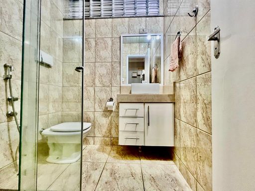 DESCRIÇÃO PARA IMAGEM (inserir nas fotos do anúncio na plataforma Praedium):
Apartamento à venda com 3 quartos e 3 vagas em São Mateus – R$ 550.000
📍 Avenida Presidente Itamar Franco, 1580 – São Mateus – Juiz de Fora/MG
Souza e Albano Serviços Imobiliários
📞 (32) 99829-7059 | CNPJ: 53.373.878/0001-39

🔖 Hashtags:

#souzaealbanoservicosimobiliarios #imobiliariasouzaealbano #apartamentoavenda #saomateusjf #imoveisjuizdefora