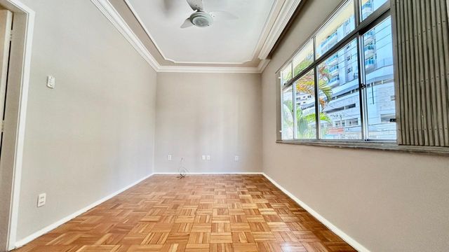 DESCRIÇÃO PARA IMAGEM (inserir nas fotos do anúncio na plataforma Praedium):
Apartamento à venda com 3 quartos e 3 vagas em São Mateus – R$ 550.000
📍 Avenida Presidente Itamar Franco, 1580 – São Mateus – Juiz de Fora/MG
Souza e Albano Serviços Imobiliários
📞 (32) 99829-7059 | CNPJ: 53.373.878/0001-39

🔖 Hashtags:

#souzaealbanoservicosimobiliarios #imobiliariasouzaealbano #apartamentoavenda #saomateusjf #imoveisjuizdefora