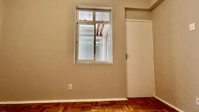 DESCRIÇÃO PARA IMAGEM (inserir nas fotos do anúncio na plataforma Praedium):
Apartamento à venda com 3 quartos e 3 vagas em São Mateus – R$ 550.000
📍 Avenida Presidente Itamar Franco, 1580 – São Mateus – Juiz de Fora/MG
Souza e Albano Serviços Imobiliários
📞 (32) 99829-7059 | CNPJ: 53.373.878/0001-39

🔖 Hashtags:

#souzaealbanoservicosimobiliarios #imobiliariasouzaealbano #apartamentoavenda #saomateusjf #imoveisjuizdefora