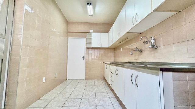 DESCRIÇÃO PARA IMAGEM (inserir nas fotos do anúncio na plataforma Praedium):
Apartamento à venda com 3 quartos e 3 vagas em São Mateus – R$ 550.000
📍 Avenida Presidente Itamar Franco, 1580 – São Mateus – Juiz de Fora/MG
Souza e Albano Serviços Imobiliários
📞 (32) 99829-7059 | CNPJ: 53.373.878/0001-39

🔖 Hashtags:

#souzaealbanoservicosimobiliarios #imobiliariasouzaealbano #apartamentoavenda #saomateusjf #imoveisjuizdefora