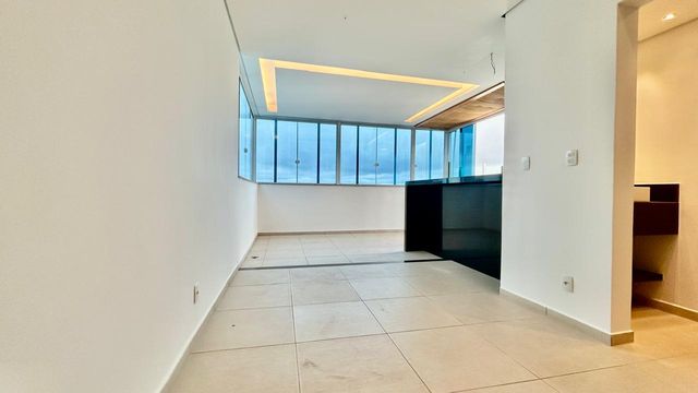 📸 **DESCRIÇÃO PARA IMAGEM **
Cobertura à venda com 3 quartos no São Pedro – R\$ 699.000
📍 Rua Honório Antônio da Silva, 140 – 6º andar – São Pedro – Juiz de Fora/MG
Souza e Albano Serviços Imobiliários
📞 (32) 99829-7059 | CNPJ: 53.373.878/0001-39

---

\#souzaealbanoservicosimobiliarios #imobiliariasouzaealbano #coberturaavenda #coberturasaopedro #imoveljuizdefora