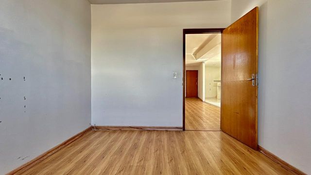 📸 DESCRIÇÃO PARA IMAGEM (Praedium):
Apartamento à venda com 2 quartos e terraço no Manoel Honório – R$ 185.000
📍 Rua João Lourenço, 40 – Manoel Honório – Juiz de Fora/MG
Souza e Albano Serviços Imobiliários
📞 (32) 99829-7059 | CNPJ: 53.373.878/0001-39

Hashtags:
#souzaealbanoservicosimobiliarios #imobiliariasouzaealbano #apartamentoavenda #manoelhonorio #imoveljuizdefora