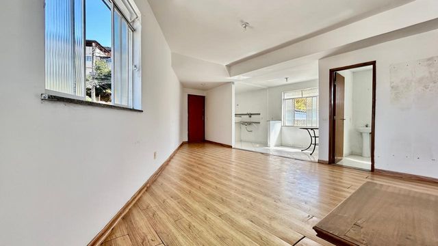 📸 DESCRIÇÃO PARA IMAGEM (Praedium):
Apartamento à venda com 2 quartos e terraço no Manoel Honório – R$ 185.000
📍 Rua João Lourenço, 40 – Manoel Honório – Juiz de Fora/MG
Souza e Albano Serviços Imobiliários
📞 (32) 99829-7059 | CNPJ: 53.373.878/0001-39

Hashtags:
#souzaealbanoservicosimobiliarios #imobiliariasouzaealbano #apartamentoavenda #manoelhonorio #imoveljuizdefora