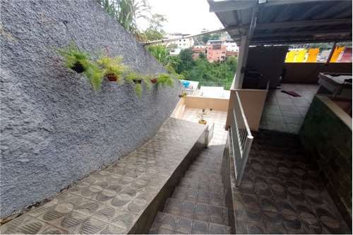 Casa à venda com 3 quartos (2 suítes), área gourmet e piscina no Progresso – Juiz de Fora/MG – R$ 420.000