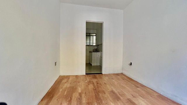 📸 DESCRIÇÃO PARA IMAGEM (inserir nas fotos do imóvel na plataforma Praedium):
Apartamento Garden à venda com 2 quartos no Vivendas da Serra – R$ 350.000
📍 Rua Domingos Tavares de Souza, 244 – Ap 102 – Vivendas da Serra – Juiz de Fora/MG
Souza e Albano Serviços Imobiliários
📞 (32) 99829-7059 | CNPJ: 53.373.878/0001-39