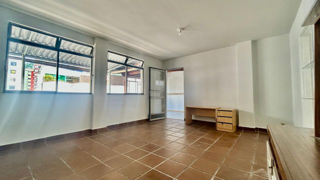📸 DESCRIÇÃO PARA IMAGEM (Praedium):
Cobertura à venda com 3 quartos, suíte, 1 vaga – São Mateus – R$ 435.000
📍 Rua São Mateus, 111 – 4º andar – São Mateus – Juiz de Fora/MG
Souza e Albano Serviços Imobiliários
📞 (32) 99829-7059 | CNPJ: 53.373.878/0001-39

🔖 Hashtags

#souzaealbanoservicosimobiliarios #imobiliariasouzaealbano #coberturaavenda #saomateusjf #apartamentojuizdefora