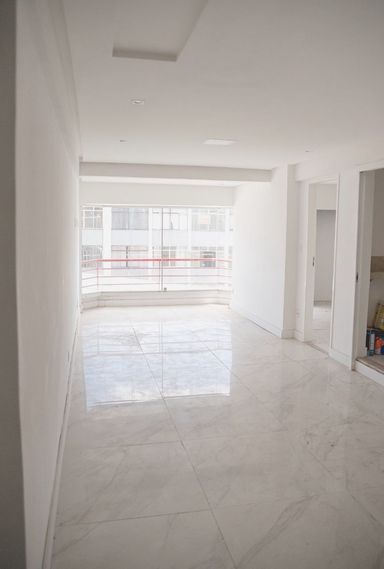 Apartamento à venda com 2 quartos no Centro – R$ 389.000
📍 Rua Espírito Santo, 922 – Centro – Juiz de Fora/MG
Souza e Albano Serviços Imobiliários
📞 (32) 99829-7059 | CNPJ: 53.373.878/0001-39