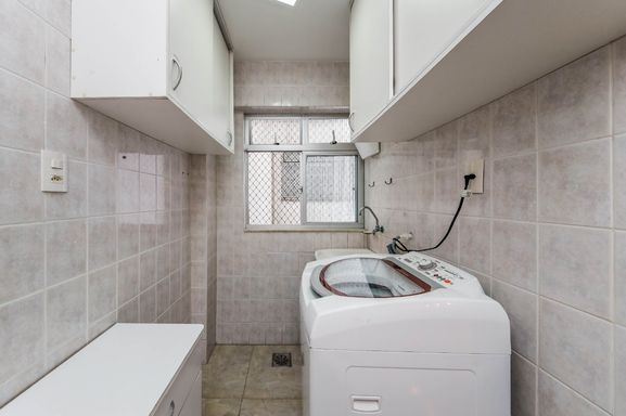 📸 DESCRIÇÃO PARA IMAGEM (inserir nas fotos do anúncio na plataforma Praedium):

Apartamento à venda com 4 quartos (2 suítes) no São Mateus – R$ 495.000
📍 Ladeira Alexandre Leonel, 45 – Apto 201 – São Mateus – Juiz de Fora/MG
Souza e Albano Serviços Imobiliários
📞 (32) 99829-7059 | CNPJ: 53.373.878/0001-39

🔖 Hashtags:

#souzaealbanoservicosimobiliarios #imobiliariasouzaealbano #apartamentoavenda #saomateusjuizdefora #apartamentojuizdefora