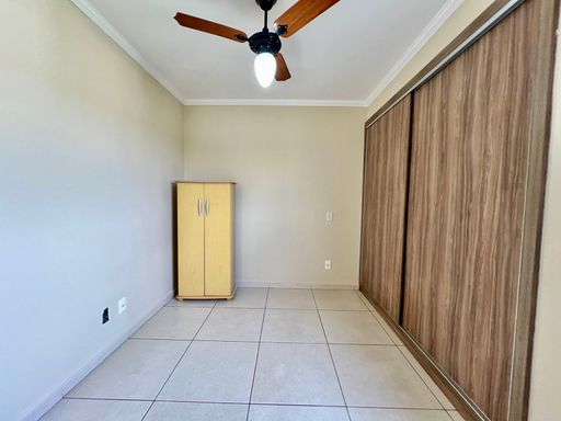 DESCRIÇÃO PARA IMAGEM (Praedium)

Apartamento à venda com 2 quartos no São Pedro – R$ 250.000
📍 Rua Zélia Maria Valentim – São Pedro – Juiz de Fora/MG
Souza e Albano Serviços Imobiliários
📞 (32) 99829-7059 | CNPJ: 53.373.878/0001-39