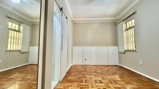 DESCRIÇÃO PARA IMAGEM (inserir nas fotos do anúncio na plataforma Praedium):
Apartamento à venda com 3 quartos e 3 vagas em São Mateus – R$ 550.000
📍 Avenida Presidente Itamar Franco, 1580 – São Mateus – Juiz de Fora/MG
Souza e Albano Serviços Imobiliários
📞 (32) 99829-7059 | CNPJ: 53.373.878/0001-39

🔖 Hashtags:

#souzaealbanoservicosimobiliarios #imobiliariasouzaealbano #apartamentoavenda #saomateusjf #imoveisjuizdefora