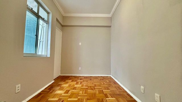 DESCRIÇÃO PARA IMAGEM (inserir nas fotos do anúncio na plataforma Praedium):
Apartamento à venda com 3 quartos e 3 vagas em São Mateus – R$ 550.000
📍 Avenida Presidente Itamar Franco, 1580 – São Mateus – Juiz de Fora/MG
Souza e Albano Serviços Imobiliários
📞 (32) 99829-7059 | CNPJ: 53.373.878/0001-39

🔖 Hashtags:

#souzaealbanoservicosimobiliarios #imobiliariasouzaealbano #apartamentoavenda #saomateusjf #imoveisjuizdefora