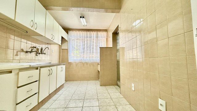 DESCRIÇÃO PARA IMAGEM (inserir nas fotos do anúncio na plataforma Praedium):
Apartamento à venda com 3 quartos e 3 vagas em São Mateus – R$ 550.000
📍 Avenida Presidente Itamar Franco, 1580 – São Mateus – Juiz de Fora/MG
Souza e Albano Serviços Imobiliários
📞 (32) 99829-7059 | CNPJ: 53.373.878/0001-39

🔖 Hashtags:

#souzaealbanoservicosimobiliarios #imobiliariasouzaealbano #apartamentoavenda #saomateusjf #imoveisjuizdefora