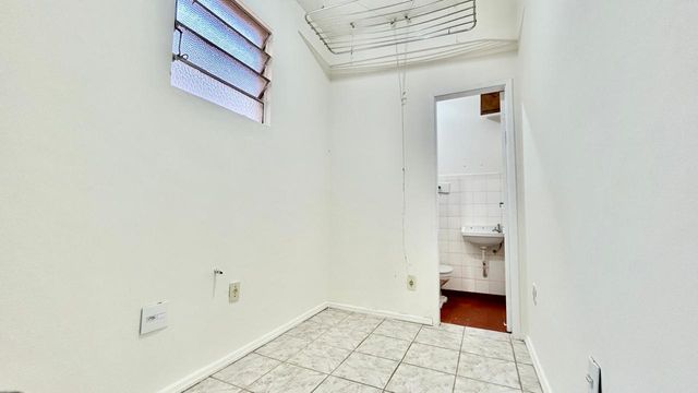 DESCRIÇÃO PARA IMAGEM (inserir nas fotos do anúncio na plataforma Praedium):
Apartamento à venda com 3 quartos e 3 vagas em São Mateus – R$ 550.000
📍 Avenida Presidente Itamar Franco, 1580 – São Mateus – Juiz de Fora/MG
Souza e Albano Serviços Imobiliários
📞 (32) 99829-7059 | CNPJ: 53.373.878/0001-39

🔖 Hashtags:

#souzaealbanoservicosimobiliarios #imobiliariasouzaealbano #apartamentoavenda #saomateusjf #imoveisjuizdefora