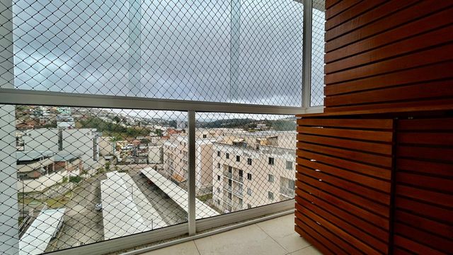 📸 **DESCRIÇÃO PARA IMAGEM **
Cobertura à venda com 3 quartos no São Pedro – R\$ 699.000
📍 Rua Honório Antônio da Silva, 140 – 6º andar – São Pedro – Juiz de Fora/MG
Souza e Albano Serviços Imobiliários
📞 (32) 99829-7059 | CNPJ: 53.373.878/0001-39

---

\#souzaealbanoservicosimobiliarios #imobiliariasouzaealbano #coberturaavenda #coberturasaopedro #imoveljuizdefora