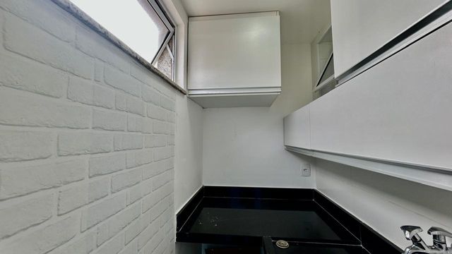📸 **DESCRIÇÃO PARA IMAGEM **
Cobertura à venda com 3 quartos no São Pedro – R\$ 699.000
📍 Rua Honório Antônio da Silva, 140 – 6º andar – São Pedro – Juiz de Fora/MG
Souza e Albano Serviços Imobiliários
📞 (32) 99829-7059 | CNPJ: 53.373.878/0001-39

---

\#souzaealbanoservicosimobiliarios #imobiliariasouzaealbano #coberturaavenda #coberturasaopedro #imoveljuizdefora