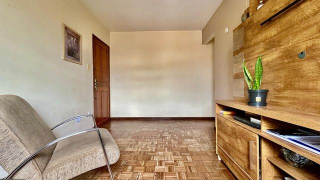 📸 DESCRIÇÃO PARA IMAGEM (inserir nas fotos do imóvel na plataforma Praedium):
Apartamento à venda com 3 quartos no Mundo Novo / Alto dos Passos – R$ 249.000
📍 Rua Nossa Senhora Auxiliadora, 75 – 4º andar – Mundo Novo / Alto dos Passos – Juiz de Fora/MG
Souza e Albano Serviços Imobiliários
📞 (32) 99829-7059 | CNPJ: 53.373.878/0001-39

Hashtags:
#souzaealbanoservicosimobiliarios #imobiliariasouzaealbano #apartamentoavenda #mundonovojuizdefora #altodospassos