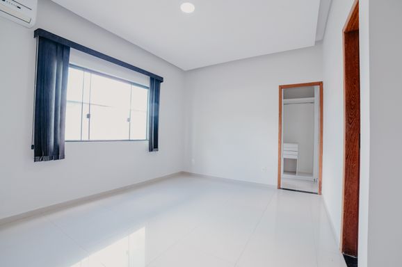 📸 **DESCRIÇÃO PARA IMAGEM (inserir nas fotos do imóvel na plataforma Praedium):**

Casa à venda com 3 quartos, suíte master e área gourmet no Bom Jardim – R\$ 469.000
📍 Rua Antonia Rodrigues Clemente, 230 – Bom Jardim – Juiz de Fora/MG
Souza e Albano Serviços Imobiliários
📞 (32) 99829-7059 | CNPJ: 53.373.878/0001-39

---

**Hashtags:**
\#souzaealbanoservicosimobiliarios #imobiliariasouzaealbano #casaavenda #casajuizdefora #bomjardim