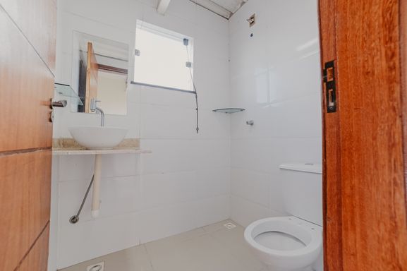 📸 **DESCRIÇÃO PARA IMAGEM (inserir nas fotos do imóvel na plataforma Praedium):**

Casa à venda com 3 quartos, suíte master e área gourmet no Bom Jardim – R\$ 469.000
📍 Rua Antonia Rodrigues Clemente, 230 – Bom Jardim – Juiz de Fora/MG
Souza e Albano Serviços Imobiliários
📞 (32) 99829-7059 | CNPJ: 53.373.878/0001-39

---

**Hashtags:**
\#souzaealbanoservicosimobiliarios #imobiliariasouzaealbano #casaavenda #casajuizdefora #bomjardim