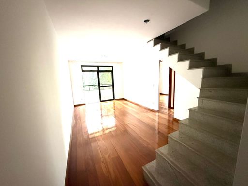 Cobertura para locação com 2 quartos no Paineiras – R$ 2.300/mês
📍 Rua Humaitá, 60 – Paineiras – Juiz de Fora/MG
Souza e Albano Serviços Imobiliários
📞 (32) 99829-7059 | CNPJ: 53.373.878/0001-39