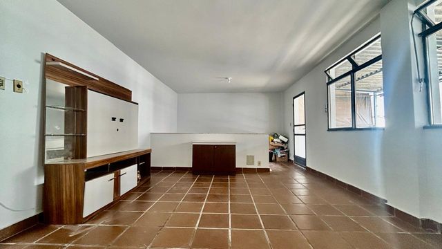 📸 DESCRIÇÃO PARA IMAGEM (Praedium):
Cobertura à venda com 3 quartos, suíte, 1 vaga – São Mateus – R$ 435.000
📍 Rua São Mateus, 111 – 4º andar – São Mateus – Juiz de Fora/MG
Souza e Albano Serviços Imobiliários
📞 (32) 99829-7059 | CNPJ: 53.373.878/0001-39

🔖 Hashtags

#souzaealbanoservicosimobiliarios #imobiliariasouzaealbano #coberturaavenda #saomateusjf #apartamentojuizdefora