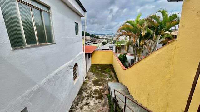 📸 DESCRIÇÃO PARA IMAGEM (inserir nas fotos do imóvel na plataforma Praedium)

Casa à venda com 3 quartos na Vila Furtado de Menezes – R$ 199.000
📍 Rua Azevedo Neto, 68 – Vila Furtado de Menezes – Juiz de Fora/MG
Souza e Albano Serviços Imobiliários
📞 (32) 99829-7059 | CNPJ: 53.373.878/0001-39

🔖 Hashtags

#souzaealbanoservicosimobiliarios
#imobiliariasouzaealbano
#casaavenda
#casajuizdefora
#vilafurtadodemenezes