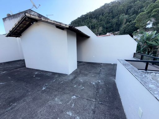 Cobertura para locação com 2 quartos no Paineiras – R$ 2.300/mês
📍 Rua Humaitá, 60 – Paineiras – Juiz de Fora/MG
Souza e Albano Serviços Imobiliários
📞 (32) 99829-7059 | CNPJ: 53.373.878/0001-39