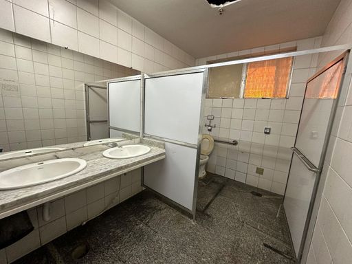 Loja Comercial Na Av Barão do Rio Branco disponível para venda em Juiz de Fora/MG. 📍 Souza e Albano Serviços Imobiliários 📞 (32) 99829-7059 🧾 CNPJ: 53.373.878/0001-39