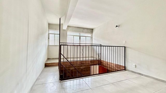 📸 DESCRIÇÃO PARA IMAGEM (Praedium – inserir nas fotos do imóvel)

Loft à venda com 32m² no Santos Anjos – R$ 70.000
📍 Rua Augusto Olímpio Pascini, 11 – Térreo – Santos Anjos – Juiz de Fora/MG
Souza e Albano Serviços Imobiliários
📞 (32) 99829-7059 | CNPJ: 53.373.878/0001-39

🔎 Hashtags

#souzaealbanoservicosimobiliarios
#imobiliariasouzaealbano
#loftavenda
#santosanjos