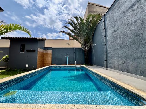 Casa de alto padrão à venda com 5 quartos no Condomínio São Lucas – R$ 1.030.000
📍 Rua Wolfgang Amadeus Mozart (Lot. São Lucas I), São Pedro – Juiz de Fora/MG
Souza e Albano Serviços Imobiliários
📞 (32) 99829-7059 | CNPJ: 53.373.878/0001-39