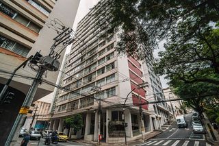Apartamento à venda com 3 quartos (1 suíte) no Centro de Juiz de Fora
📍 Rua Santo Antônio, 950 – entre a Rua Halfeld e o Parque Halfeld – Juiz de Fora/MG
Souza e Albano Serviços Imobiliários
📞 (32) 99829-7059 | CNPJ: 53.373.878/0001-39