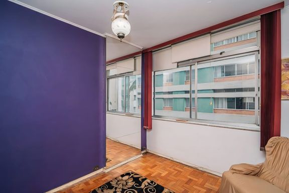 Apartamento à venda com 3 quartos (1 suíte) no Centro de Juiz de Fora
📍 Rua Santo Antônio, 950 – entre a Rua Halfeld e o Parque Halfeld – Juiz de Fora/MG
Souza e Albano Serviços Imobiliários
📞 (32) 99829-7059 | CNPJ: 53.373.878/0001-39