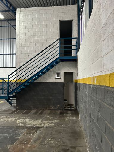 📸 DESCRIÇÃO PARA IMAGEM (inserir nas fotos do imóvel – Plataforma Praedium)

Galpão Comercial para Locação – Nova Era – R$ 4.000,00
📐 300 m² | Pé-direito 7 m | Acesso para caminhões
📍 Rua General Almerindo da Silva Gomes, 318 – Nova Era – Juiz de Fora/MG
Souza e Albano Serviços Imobiliários
📞 (32) 99829-7059 | CNPJ: 53.373.878/0001-39