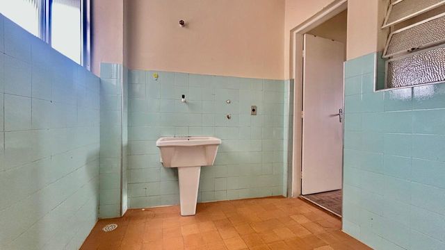 📸 DESCRIÇÃO PARA IMAGEM (Praedium):
Apartamento à venda com 2 quartos no Bairu – R$ 213.000
📍 Rua César Turati, 104 – 2º andar – Bairu – Juiz de Fora/MG
Souza e Albano Serviços Imobiliários
📞 (32) 99829-7059 | CNPJ: 53.373.878/0001-39

🔖 Hashtags:
#souzaealbanoservicosimobiliarios #imobiliariasouzaealbano #apartamentoavenda #bairujuizdefora #imovelemjuizdefora