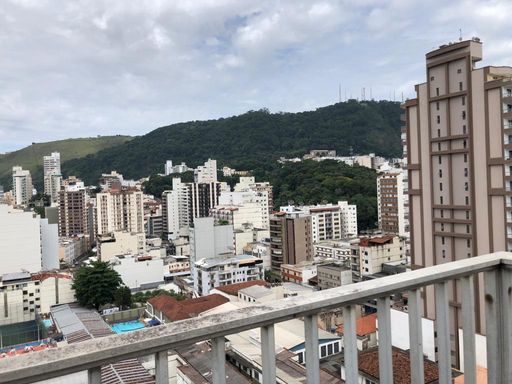 Cobertura à venda – 4 quartos – Centro – R$ 690.000
📍 Av. Rio Branco, 3.151 – Centro – Juiz de Fora/MG
Souza e Albano Serviços Imobiliários
📞 (32) 99829-7059 | CNPJ: 53.373.878/0001-39