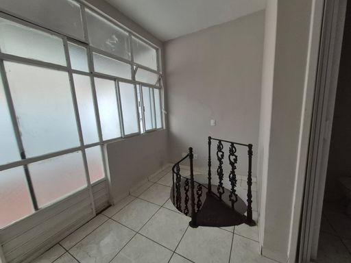 Apartamento duplex para venda – Centro – R$ 210.000,00
📍 Rua Espírito Santo, 589 – Centro – Juiz de Fora/MG
Souza e Albano Serviços Imobiliários
📞 (32) 99829-7059 | CNPJ: 53.373.878/0001-39