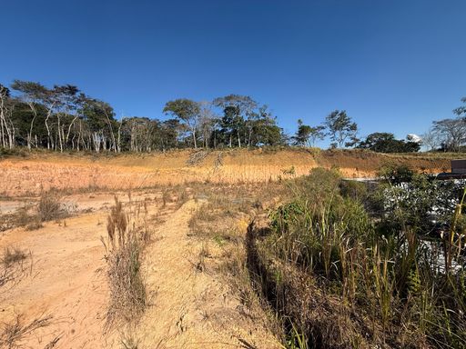 Terreno na Deusdedith Salgado entre Bahamas Mix e Audi disponível para locação em Juiz de Fora/MG. 📍 Souza e Albano Serviços Imobiliários 
📞 (32) 99829-7059 
🧾 CNPJ: 53.373.878/0001-39