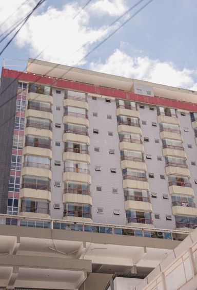 Apartamento à venda com 2 quartos no Centro – R$ 389.000
📍 Rua Espírito Santo, 922 – Centro – Juiz de Fora/MG
Souza e Albano Serviços Imobiliários
📞 (32) 99829-7059 | CNPJ: 53.373.878/0001-39