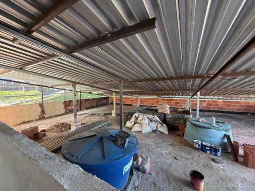 Loja na Deusdedith Salgado ao lado da Dubambu disponível para locação em Juiz de Fora/MG. 📍 Souza e Albano Serviços Imobiliários 
📞 (32) 99829-7059 
🧾 CNPJ: 53.373.878/0001-39