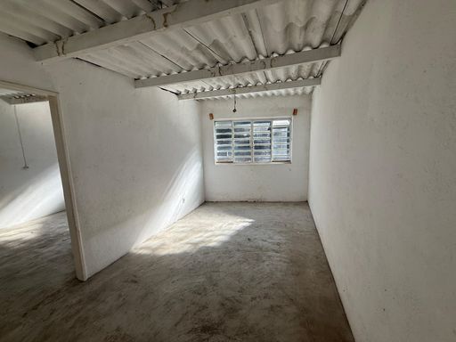 Loja na Deusdedith Salgado ao lado da Dubambu disponível para locação em Juiz de Fora/MG. 📍 Souza e Albano Serviços Imobiliários 
📞 (32) 99829-7059 
🧾 CNPJ: 53.373.878/0001-39